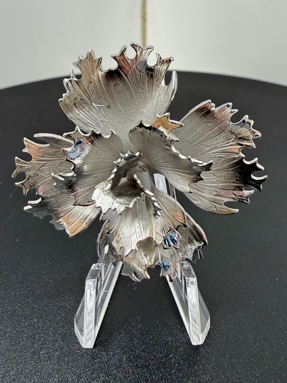 GIOVANNI Silver Floral Metal Brooch Pin - Women's Jewelry